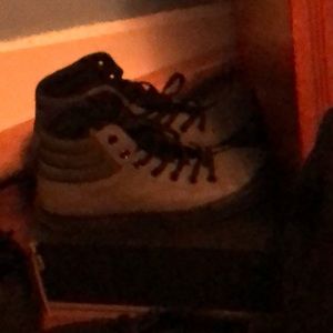 Meet your Posher, Adela